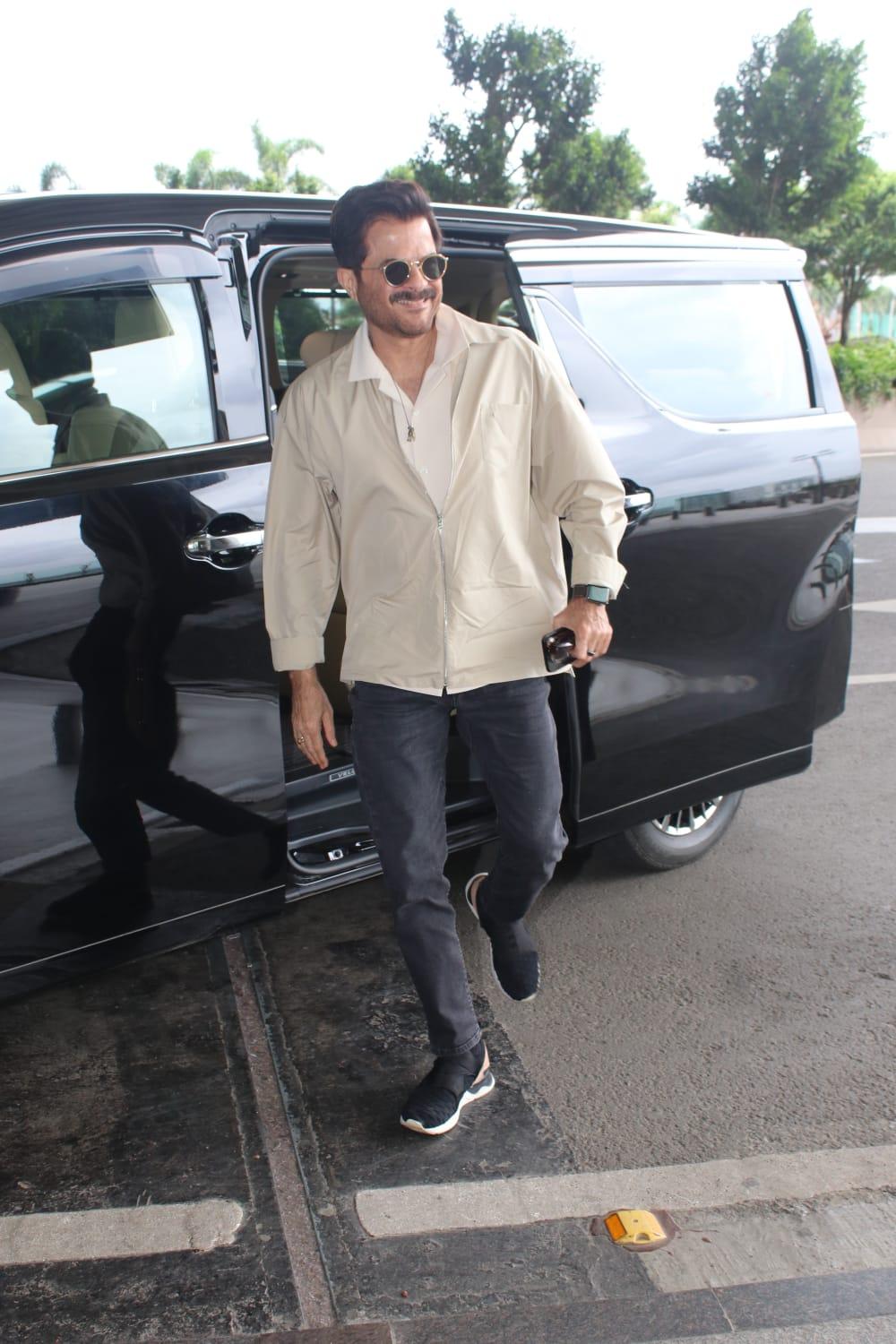 Anil Kapoor's airport presence was a testament to his evergreen charm and energy. 